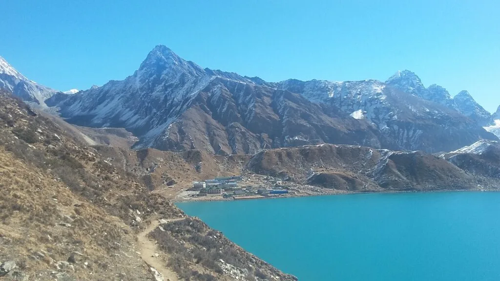 Gokyo Lakes & Renjo La Pass Trek 15 Days